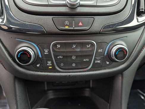 Used 2022 Chevrolet Equinox RS w/ RS Leather Package image 23