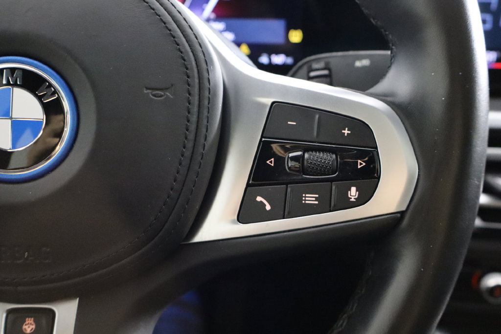 Used 2023 BMW i4 eDrive40 w/ M Sport Package RWD image 8