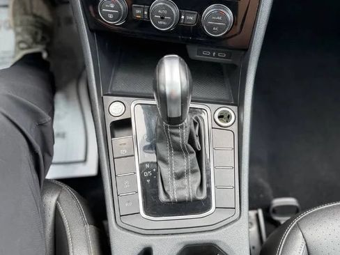 Used 2021 Volkswagen Jetta SE FWD image 16