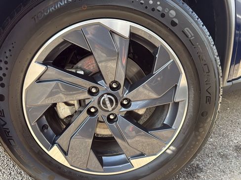 Used 2025 Nissan Rogue SV FWD image 30