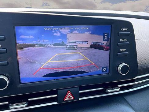 Used 2021 Hyundai Elantra SEL w/ Cargo Package FWD image 11