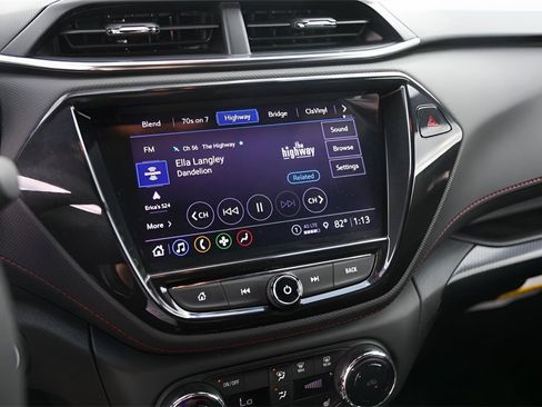 Used 2021 Chevrolet TrailBlazer RS w/ Technology Package image 16