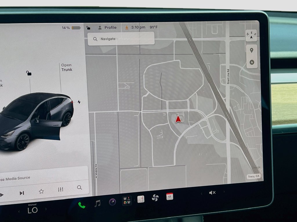 Used 2022 Tesla Model Y Long Range AWD/4WD image 12