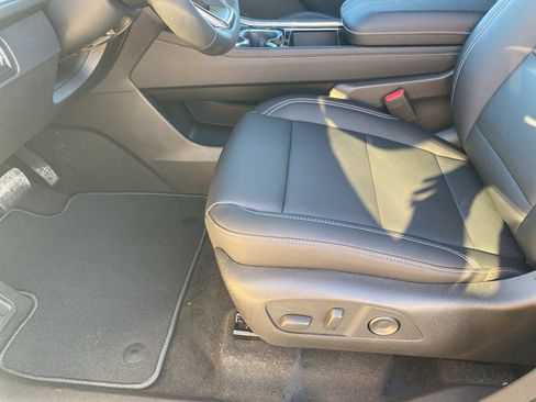 New 2026 Chevrolet Traverse LT w/ Midnight/Sport Edition image 24