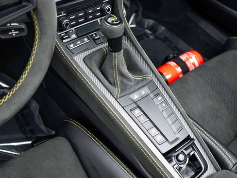 Certified 2024 Porsche 718 Boxster Spyder RS w/ Weissach Package RWD image 19