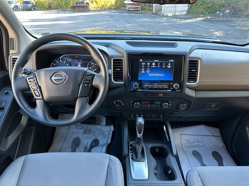 Used 2023 Nissan Frontier SV w/ SV Convenience Package image 25