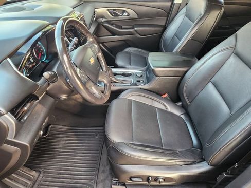 Used 2018 Chevrolet Traverse Premier w/ Driver Confidence II Package FWD image 13