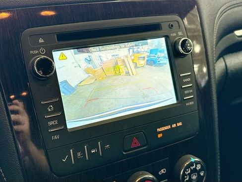 Used 2017 Chevrolet Traverse LT w/ Style and Technology Package image 14
