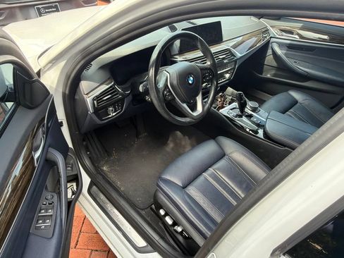 Used 2020 BMW 530i xDrive w/ Premium Package AWD/4WD image 4