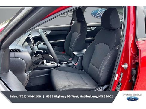Used 2022 Kia Forte LXS w/ LXS Technology Package FWD image 18
