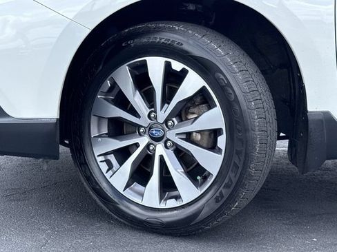 Used 2018 Subaru Outback 2.5i Touring AWD/4WD image 43