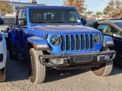 Certified 2023 Jeep Gladiator Sport image 3