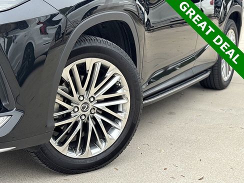 Used 2022 Lexus RX 350L Luxury image 11