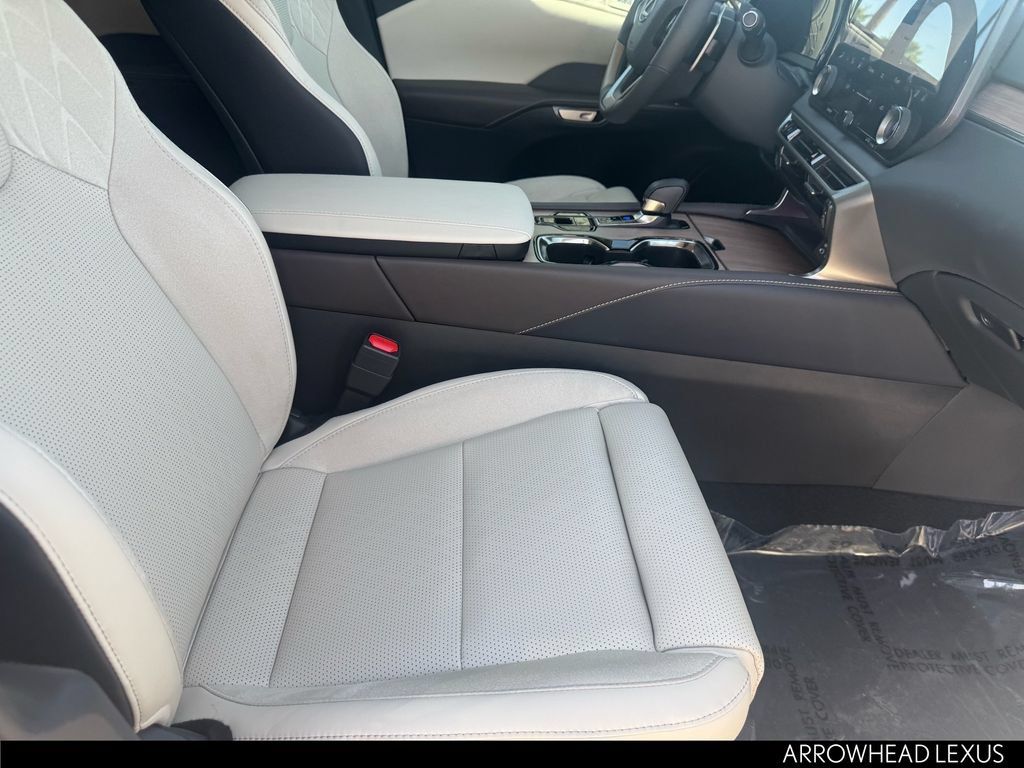 New 2026 Lexus RX 350 FWD w/ Convenience Package image 17