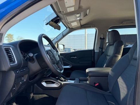 Used 2024 Nissan Frontier SV w/ SV Convenience Package image 18