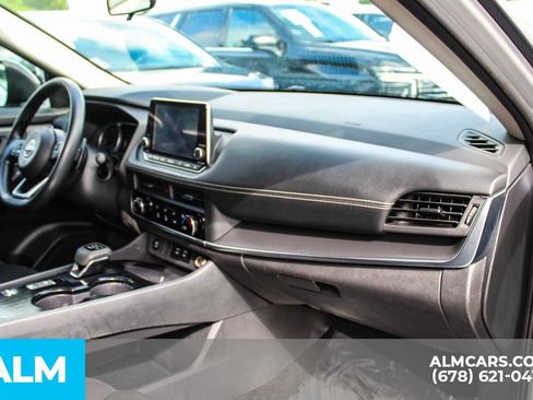 Used 2024 Nissan Rogue S FWD image 24