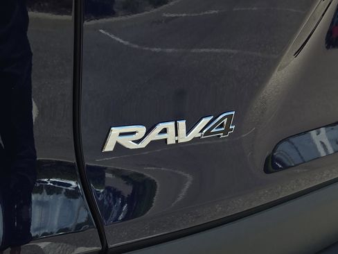 Certified 2025 Toyota RAV4 XLE w/ Convenience Package FWD image 35