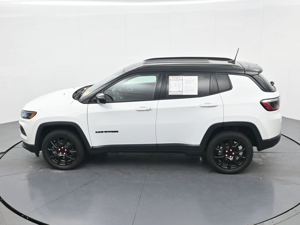 Used 2023 Jeep Compass Latitude AWD/4WD image 24