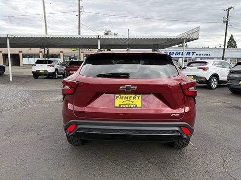Certified 2025 Chevrolet Trax RS w/ Driver Confidence Package FWD image 4