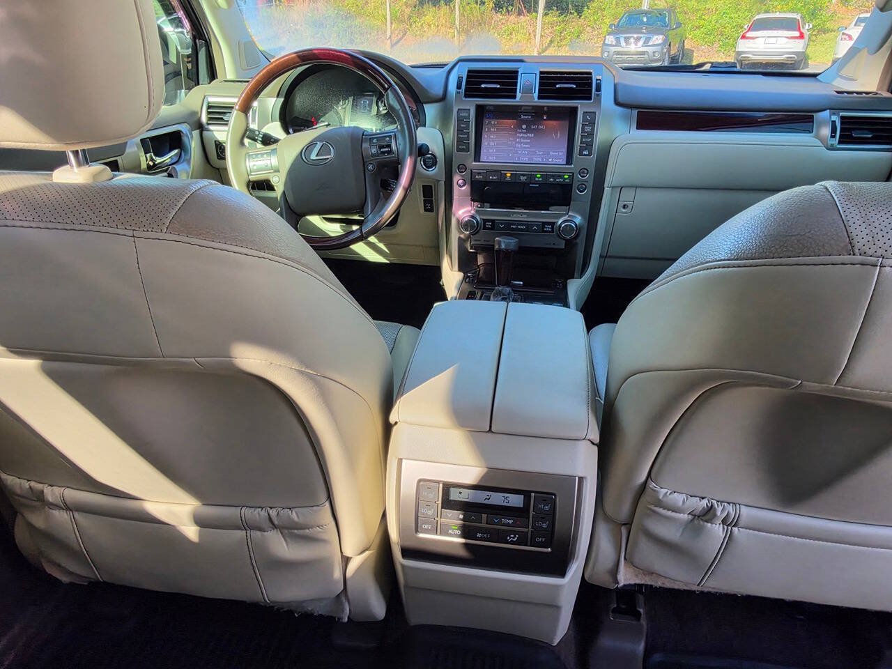 Used 2015 Lexus GX 460 w/ Premium Package AWD/4WD image 24