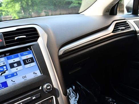 Used 2017 Ford Fusion Energi SE image 27