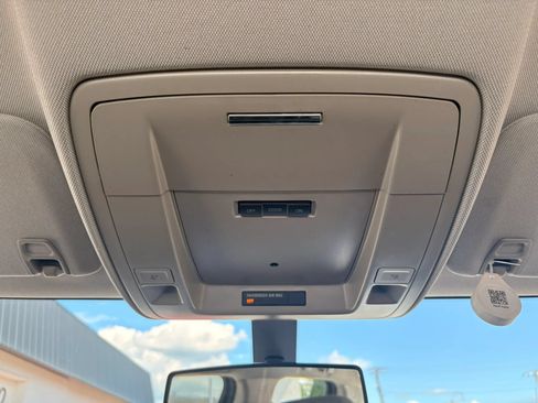 Used 2017 Chevrolet Silverado 1500 W/T AWD/4WD image 21