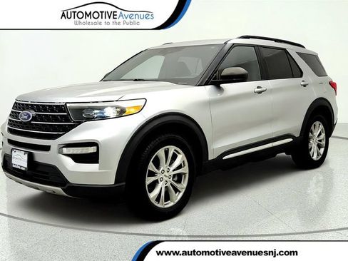 Used 2020 Ford Explorer XLT w/ Equipment Group 202A AWD/4WD image 1