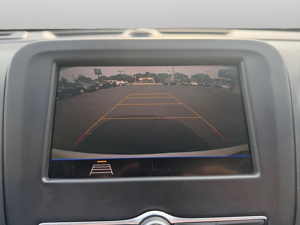 Used 2021 Chevrolet Equinox LS w/ LS Convenience Package FWD image 25