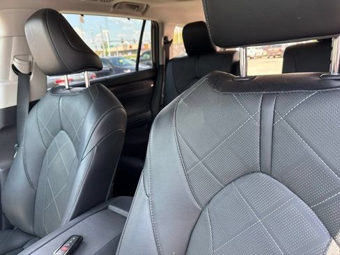 Used 2022 Toyota Highlander Platinum AWD/4WD image 27