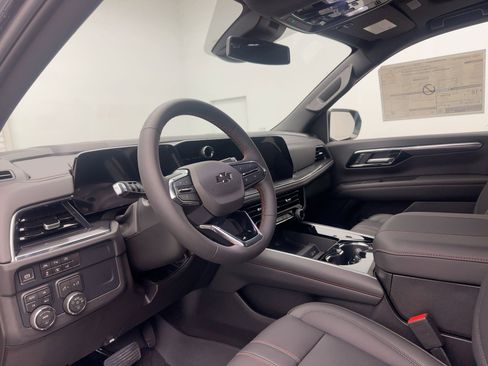 New 2026 Chevrolet Suburban RST image 4