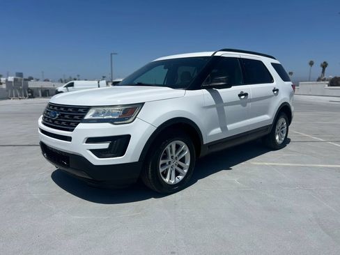 Used 2017 Ford Explorer FWD image 1