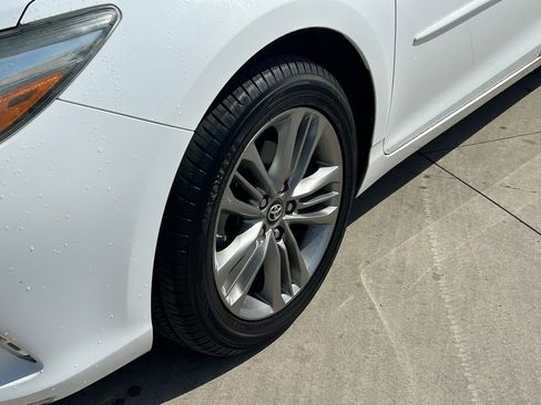 Used 2017 Toyota Camry SE image 9