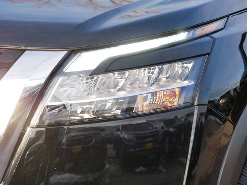 Certified 2024 Nissan Pathfinder Platinum w/ Cargo Package image 16