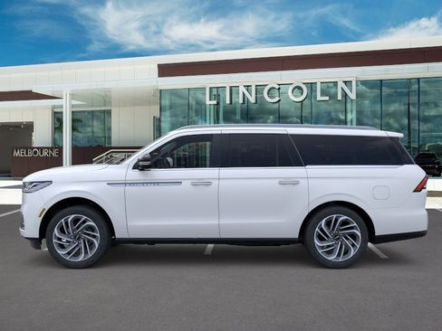 New 2025 Lincoln Navigator L Reserve AWD/4WD image 3