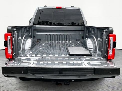 Used 2024 Ford F250 Platinum image 25