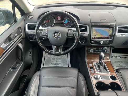 Used 2016 Volkswagen Touareg TDI AWD/4WD image 14