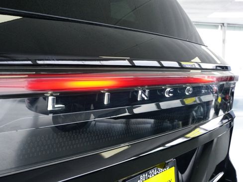 Used 2025 Lincoln Navigator Reserve image 15