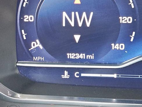 Used 2023 Chevrolet Suburban Premier image 23