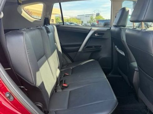 Used 2018 Toyota RAV4 Limited w/ Carpet Mat Package FWD image 8