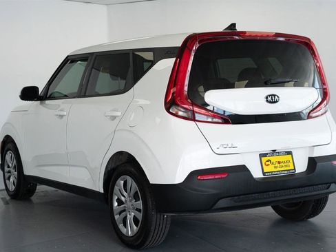 Used 2020 Kia Soul LX image 5