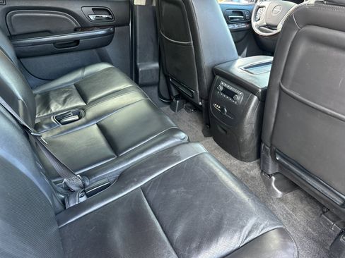 Used 2014 GMC Yukon XL Denali image 31