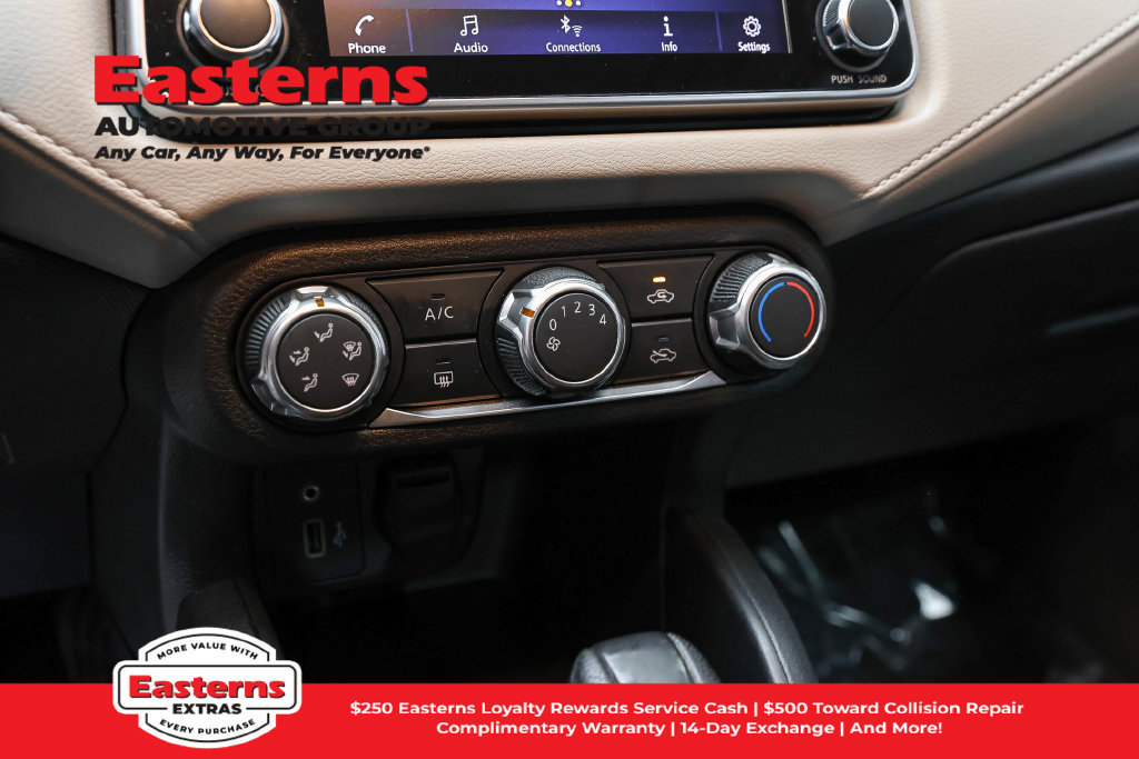 Used 2022 Nissan Versa SV FWD image 21