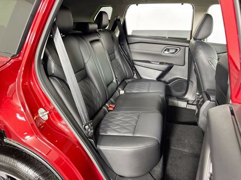 Used 2025 Nissan Rogue Platinum w/ Platinum Premium Package FWD image 35