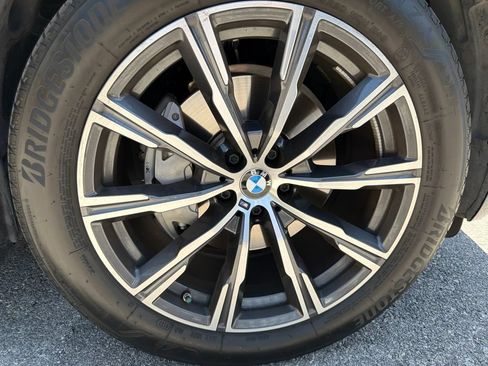Certified 2024 BMW X5 xDrive40i w/ M Sport Package AWD/4WD image 5