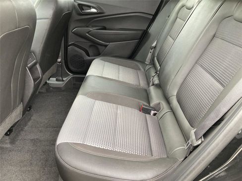 Used 2025 Chevrolet Trax LT w/ LT Convenience Package image 26