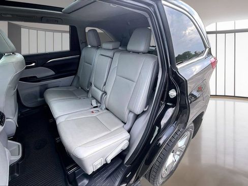 Used 2019 Toyota Highlander Limited Platinum AWD/4WD image 26