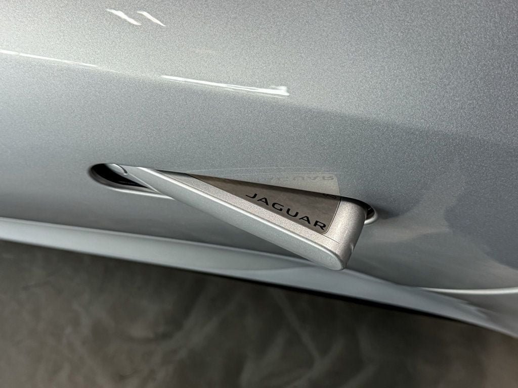 Used 2015 Jaguar F-TYPE R RWD image 55