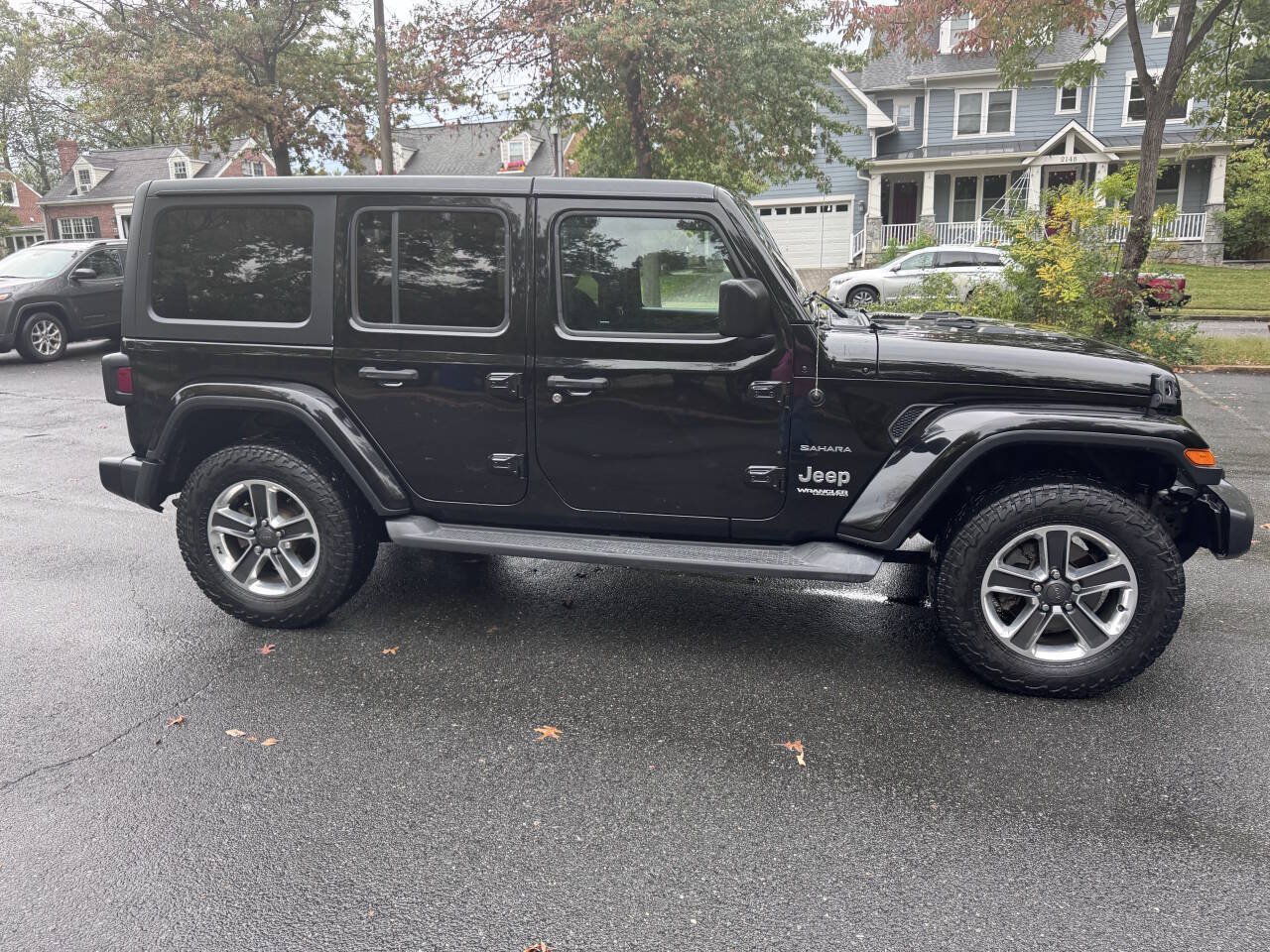 Used 2018 Jeep Wrangler Unlimited Sahara w/ Cold Weather Group AWD/4WD image 36