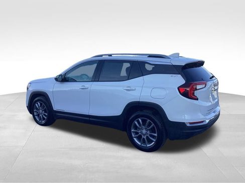 Used 2023 GMC Terrain SLT image 4