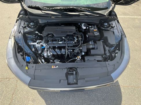 Used 2025 Kia K4 LXS image 30